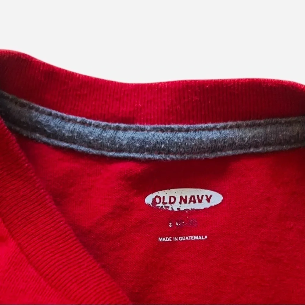 Old Navy casual red T-shirt Boys S(6-7) graphic design Solar System round neck